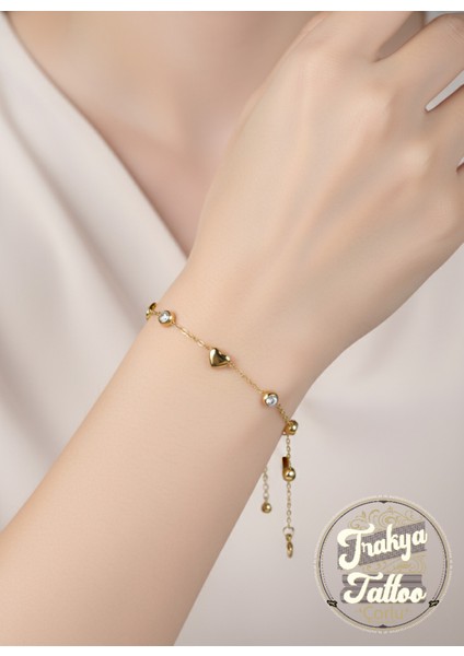 Altın Rengi Kalpli ve Taşlı Zarif Çelik Bileklik