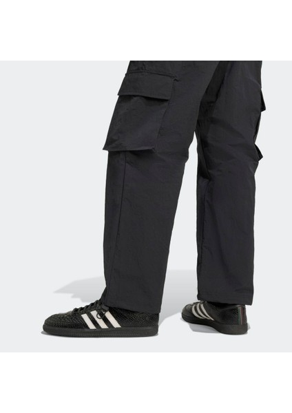 JV9892 Front St Cargo