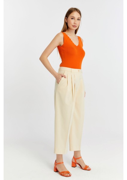 Ekru Regular Pileli Kısa Paça Pantolon