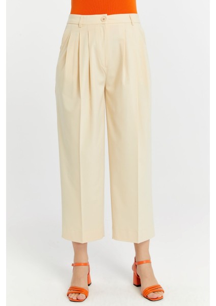 Ekru Regular Pileli Kısa Paça Pantolon