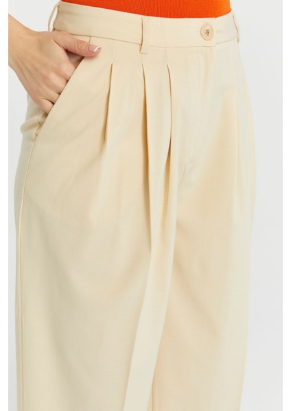 Ekru Regular Pileli Kısa Paça Pantolon