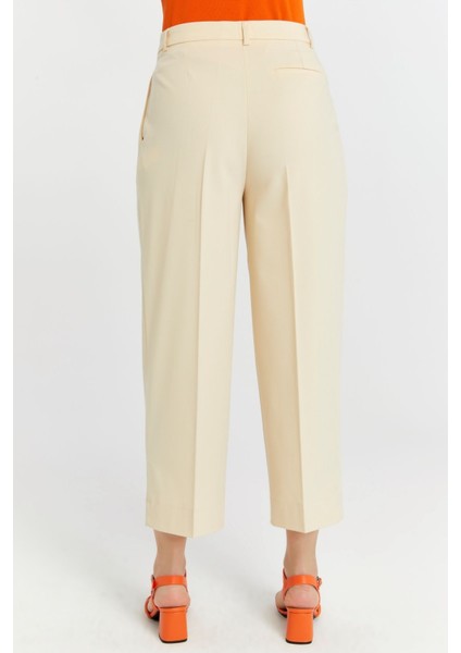 Ekru Regular Pileli Kısa Paça Pantolon