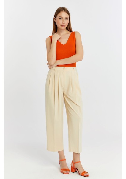 Ekru Regular Pileli Kısa Paça Pantolon