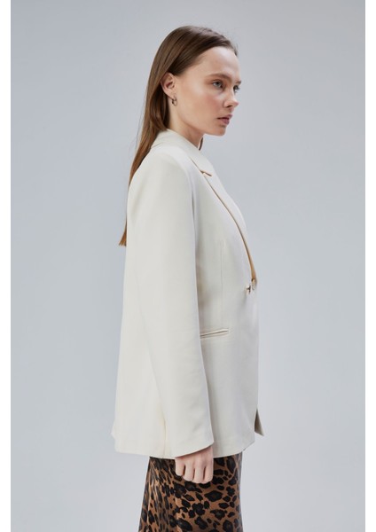 Ekru Regular Fit Yırtmaç Detaylı Blazer Ceket