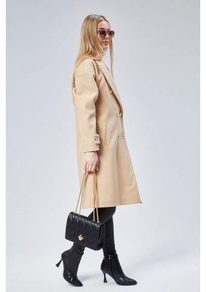 Kadın Kruvaze Yaka Düğme Detaylı Kaban