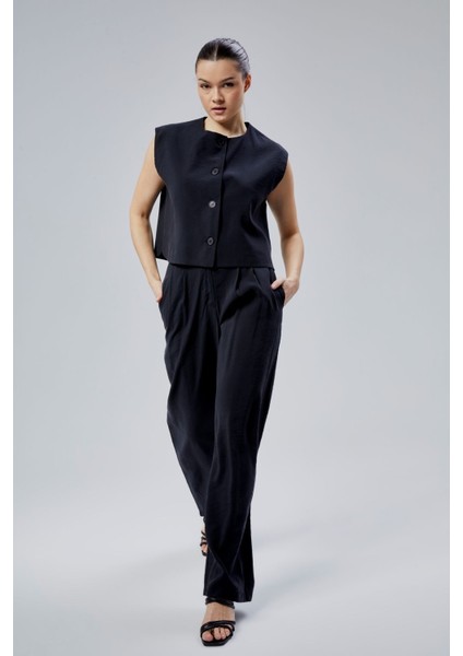 Kadın Siyah Rahat Kesim Dokuma Pantolon