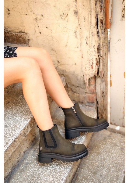 1660 Hakiki Deri Yanları Lastik Detaylı Tırtıklı Kalın Taban Fermuarlı Bot