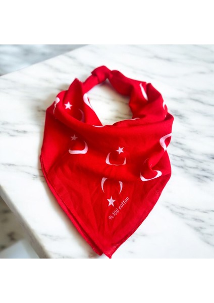Kırmızı Renk Içerisinde Ay Yıldızlı Unisex %100 Koton Bandana 23 Nisan Bandanası