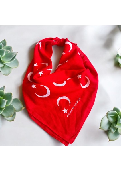 Kırmızı Renk Içerisinde Ay Yıldızlı Unisex %100 Koton Bandana 23 Nisan Bandanası fiyatları