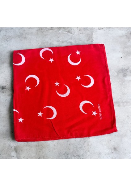 Kırmızı Renk Içerisinde Ay Yıldızlı Unisex %100 Koton Bandana 23 Nisan Bandanası modelleri