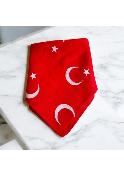 Kırmızı Renk Içerisinde Ay Yıldızlı Unisex %100 Koton Bandana 23 Nisan Bandanası fırsatları