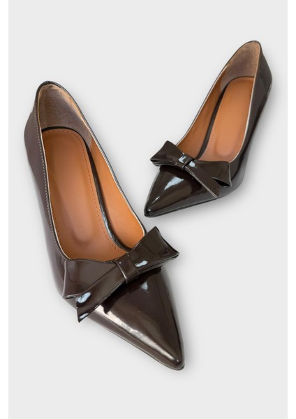 Kadın Fiyonk Tokalı Sivri Burun Topuklu Ayakkabı Kahverengi modelleri