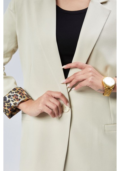 Taş Kruvaze Yaka Kolu Katlama Detaylı Regular Vatkalı Blazer Ceket