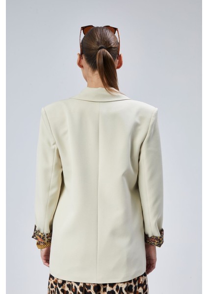 Taş Kruvaze Yaka Kolu Katlama Detaylı Regular Vatkalı Blazer Ceket