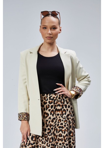 Taş Kruvaze Yaka Kolu Katlama Detaylı Regular Vatkalı Blazer Ceket