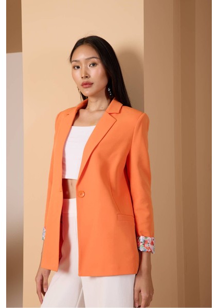 Turuncu Kruvaze Yaka Kolu Katlama Detaylı Regular Vatkalı Blazer Ceket