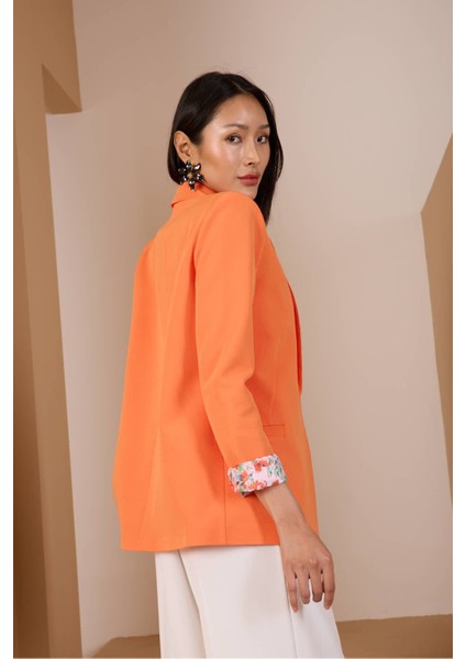 Turuncu Kruvaze Yaka Kolu Katlama Detaylı Regular Vatkalı Blazer Ceket
