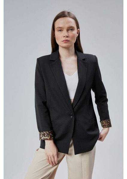 Siyah Kruvaze Yaka Kolu Katlama Detaylı Regular Vatkalı Blazer Ceket