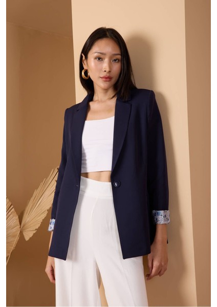 Lacivert Kruvaze Yaka Kolu Katlama Detaylı Regular Vatkalı Blazer Ceket