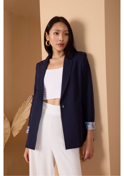 Lacivert Kruvaze Yaka Kolu Katlama Detaylı Regular Vatkalı Blazer Ceket