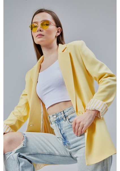 Sarı Kruvaze Yaka Kolu Katlama Detaylı Regular Vatkalı Blazer Ceket