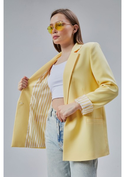 Sarı Kruvaze Yaka Kolu Katlama Detaylı Regular Vatkalı Blazer Ceket