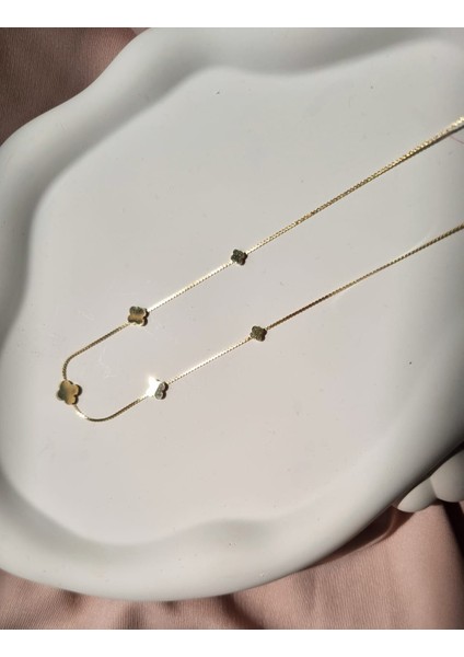 Paslanmaz Çelik Yonca Detaylı Ince Zincirli Gold Kolye modelleri