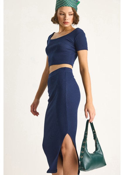 Kadın Kare Yaka Kısa Kollu Crop Yırtmaç Detaylı Kaşkorse Alt-Üst Takım fırsatları