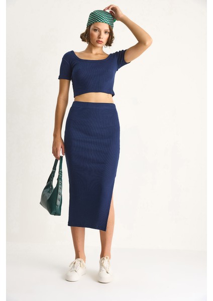 Kadın Kare Yaka Kısa Kollu Crop Yırtmaç Detaylı Kaşkorse Alt-Üst Takım indirimleri