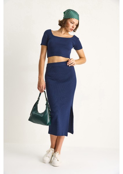 Kadın Kare Yaka Kısa Kollu Crop Yırtmaç Detaylı Kaşkorse Alt-Üst Takım