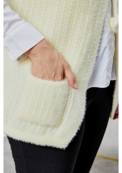 Kadın Orta Yaş ve Üzeri V Yaka Cepli Simli Örgü Yün Anne Triko Yelek fırsatları