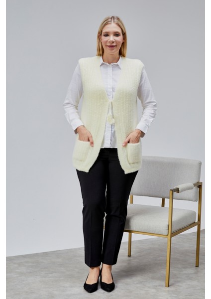 Kadın Orta Yaş ve Üzeri V Yaka Cepli Simli Örgü Yün Anne Triko Yelek indirimleri