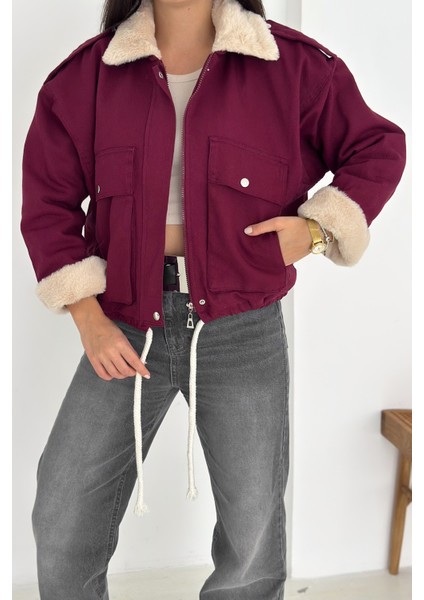 Kadın Peluş Detaylı Fermuarlı Mont – Sıcak & Şehirli Stil modelleri