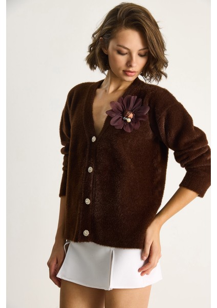 Kadın V Yaka Düğmeli Çiçek Aksesuarlı Yumuşak Dokulu Hırka fırsatları