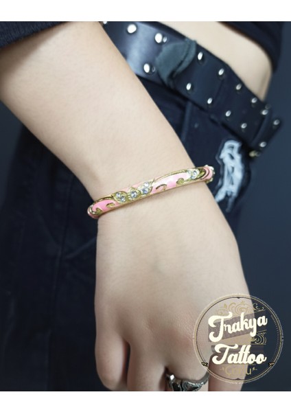 Mineli ve Taşlı Motifli Çelik Bileklik Gold Pembe Renk Taşlı