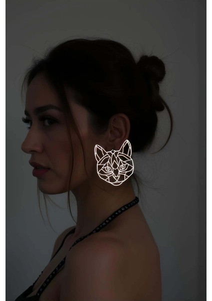 Beyaz Reflektörlü Soyut Kedi Yüzü Küpe, Şık Lazer Kesim Küpe fırsatları