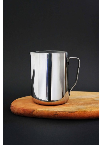 Paslanmaz Çelik 700 ml Kahve Süt Köpürtme Potu, Dayanıklı ve Şık Tasarım