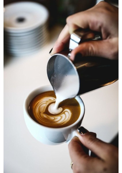 Paslanmaz Çelik 700 ml Kahve Süt Köpürtme Potu, Dayanıklı ve Şık Tasarım fırsatları