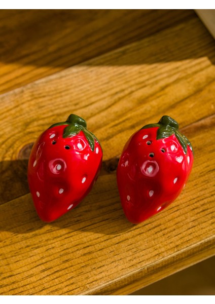 Kırmızı Çilek Figürlü Seramik Tuz ve Biberlik Seti, Şık ve Kullanışlı Mutfak Aksesuarı fiyatları
