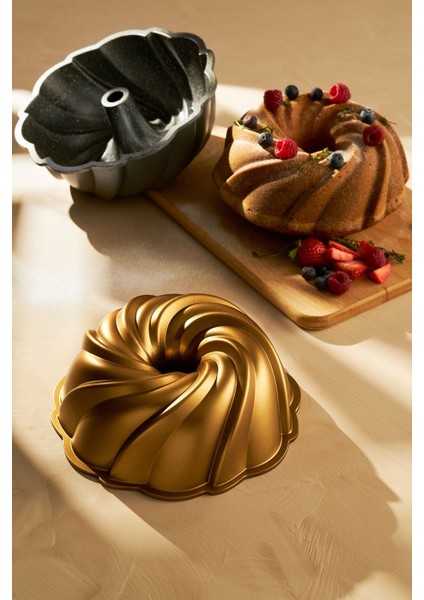Gold Desenli Kek Kalıbı, Şık ve Kullanışlı Mutfak Gereci
