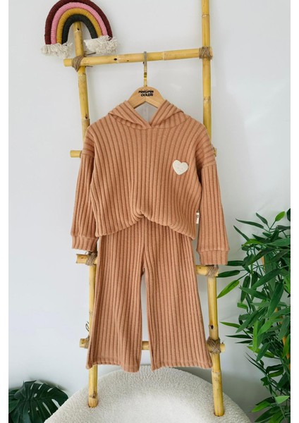 Kalp Panç Işlemeli Fitilli Kız Çocuk Mevsimlik takım - Sütlü Kahve