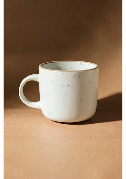 Beyaz 440 ml Reaktif Kupa, Şık ve Dayanıklı Tasarım ile Kahve Keyfini Artırır