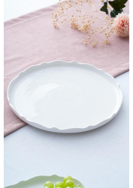 Beyaz Oval Sunum Tabağı, 27 Cm, Şık ve Kullanışlı Tasarım