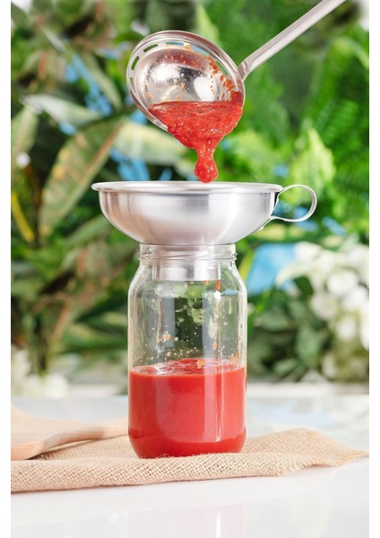 Çeşitli Boylarda Konserve ve Salça Kavanozları Için Kullanışlı Huniler