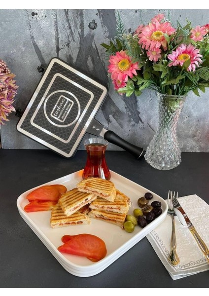 Şık Döküm Ocak Üstü Lüks Tost Makinesi Siyah fiyatları