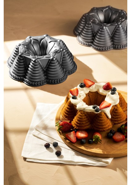 Prizma Gri Kek Kalıbı, Dayanıklı ve Şık Tasarım, Kolay Kullanım