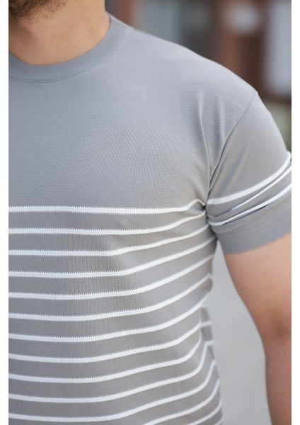 Erkek Çizgi Desenli Bisiklet Yaka Kısa Kollu T-Sihrt modelleri