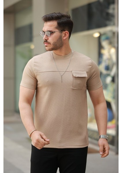 Erkek Cepli Kolyeli Kısa Kollu Örme Kumaş Tişört