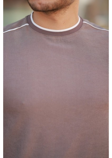 Erkek Omuzlar Çizgi Detaylı Kısa Kollu T-Shirt modelleri