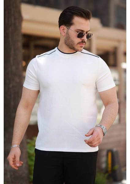 Erkek Omuzlar Çizgi Detaylı Kısa Kollu T-Shirt